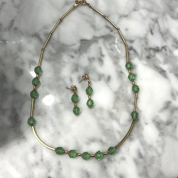 BEAUTIFUL SET OF NECKLACE AND EARRINGS - Picture 4 of 5